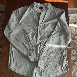 UNTUCKit Olive Lightweight Shirt